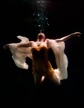 Kristin Rogers underwater
